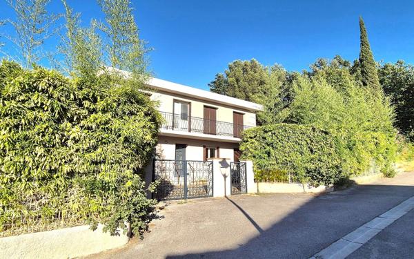 Maison à vendre    5 pièces • 143,23 m2 Le Pradet