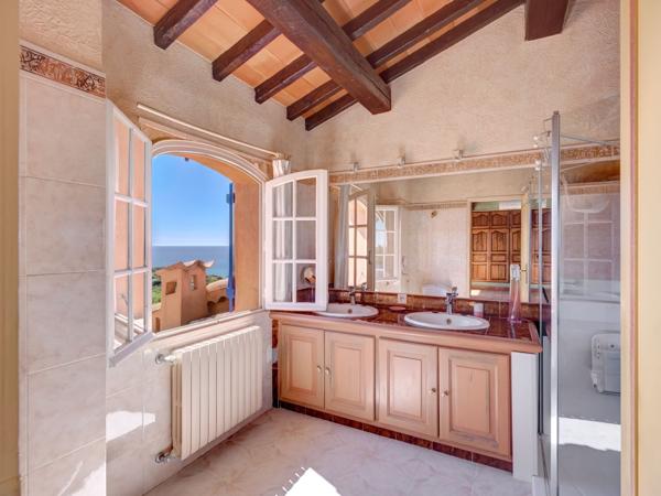Vente Villa de luxe St Aygulf 5 Pièces 180 m²
