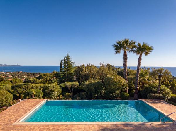Vente Villa de luxe St Aygulf 5 Pièces 180 m²
