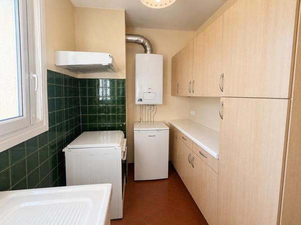 Appartement à louer 553 € CC Brive-la-Gaillarde 1 pièce 29 m² DPE E