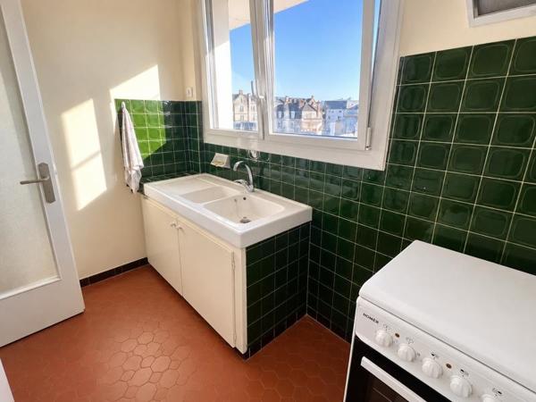 Appartement à louer 553 € CC Brive-la-Gaillarde 1 pièce 29 m² DPE E