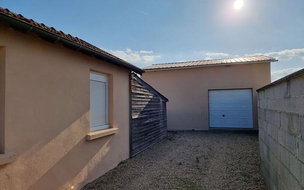 Maison à vendre    2 pièces • 99 m2 Villefranche-sur-Saône
