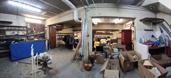 Septèmes-les-Vallons (13240) Pavillon type 5 Mitoyen décalé des 2 côtés + grand garage sur terrain