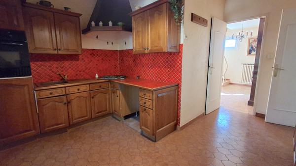 Septèmes-les-Vallons (13240) Pavillon type 5 Mitoyen décalé des 2 côtés + grand garage sur terrain