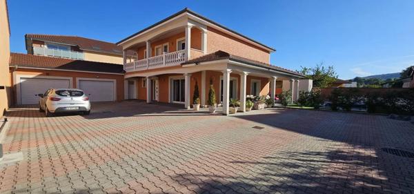 MAISON 259M2 HAB. AVEC PISCINE