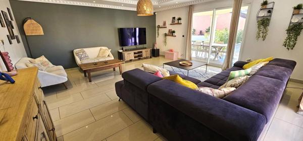 MAISON 259M2 HAB. AVEC PISCINE