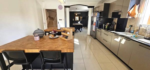 MAISON 259M2 HAB. AVEC PISCINE