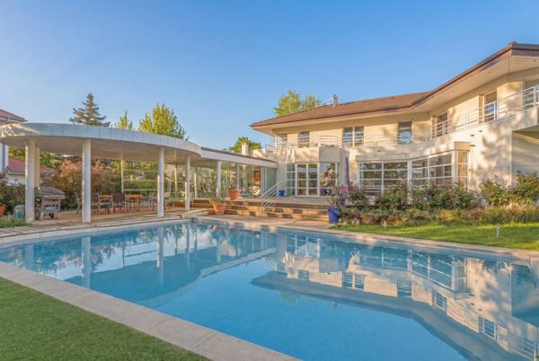 Vente Maison de luxe Chevry 8 Pièces 300 m²
