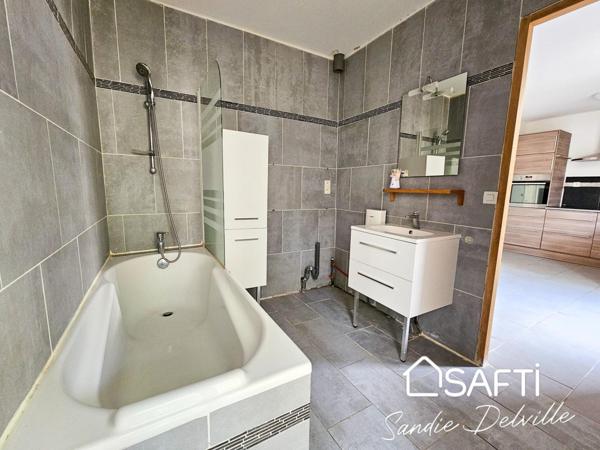 COUPVRAY 3 PIECES - 75M² - 2 CH ET 1 BUREAU