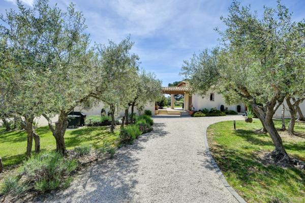 Vente Maison de luxe Éguilles 8 Pièces 230 m²