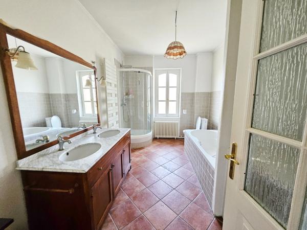 Aussonne 5 pièce(s) 220 m2 - Dans une maison de Maitre