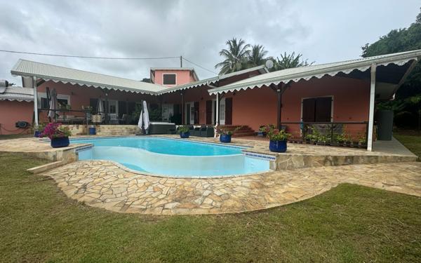 Maison à vendre    4 pièces •  Le Lamentin