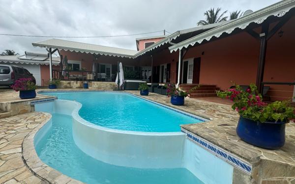 Maison à vendre    4 pièces •  Le Lamentin