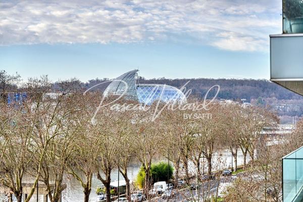 BOULOGNE BILLANCOURT- QUARTIER ILE SEGUIN /RIVES DE SEINE-APPARTEMENT DE 4 PIECES SPACIEUX ET TRES LUMINEUX - VUE SEINE ET ILE SEGUIN.