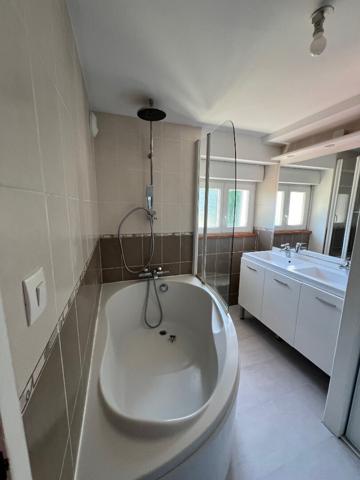 Location maison près de SAINT CLAIR DE LA TOUR - 4 pièce(s) - 69 m² - 900 €/mois