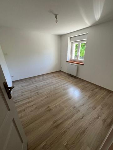Location maison près de SAINT CLAIR DE LA TOUR - 4 pièce(s) - 69 m² - 900 €/mois