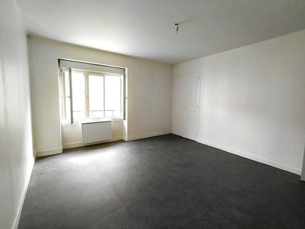 ACHAT/VENTE LAVAL IMMEUBLE CENTRE VILLE