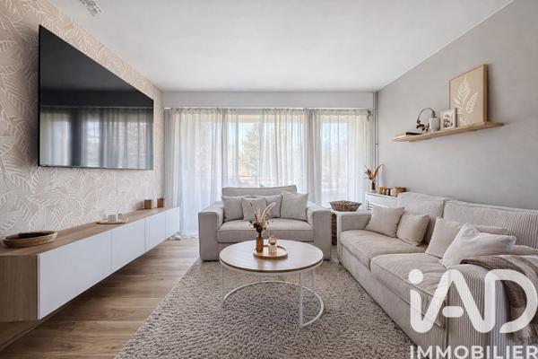 Appartement à vendre 4 pièces 81 m² Saint-Aubin-lès-Elbeuf