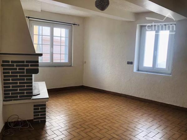 Notre agence vous propose à la vente cette grande maison en pierre .