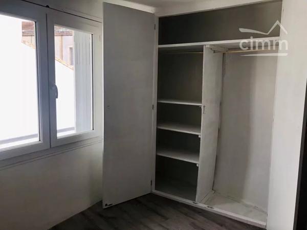 Notre agence vous propose à la vente cette grande maison en pierre .