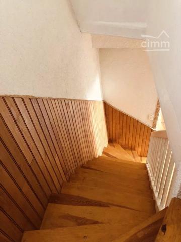 Notre agence vous propose à la vente cette grande maison en pierre .