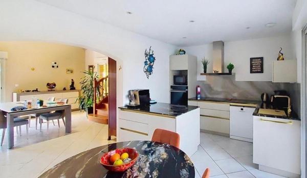 Maison d’architecte de plain-pied – 250 m²