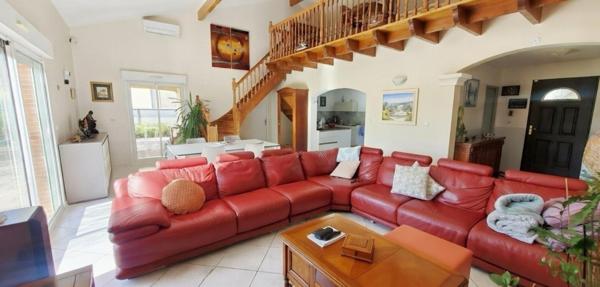 Maison d’architecte de plain-pied – 250 m²