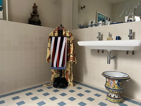 Montreuil (93100) Aypique et exceptionnel - Immeuble 2 appartements, un local commercial et une cour arrière