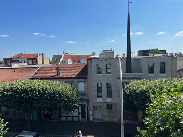 Montreuil (93100) Aypique et exceptionnel - Immeuble 2 appartements, un local commercial et une cour arrière