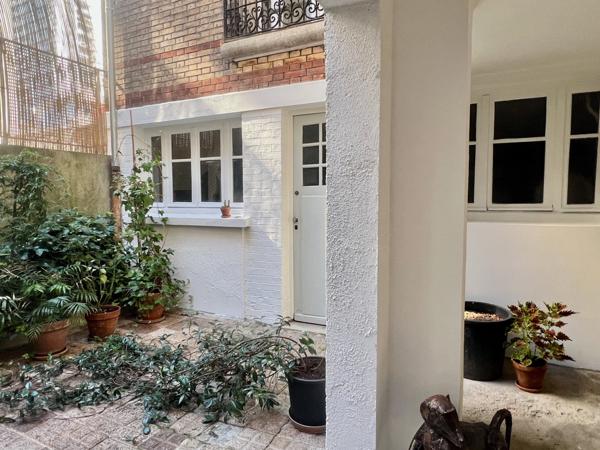 Montreuil (93100) Aypique et exceptionnel - Immeuble 2 appartements, un local commercial et une cour arrière