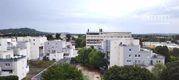 Très grand appartement 4 pièces