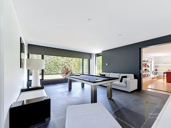 Propriété d’exception nichée à Croix, en fond d’allée discrète, avec piscine
