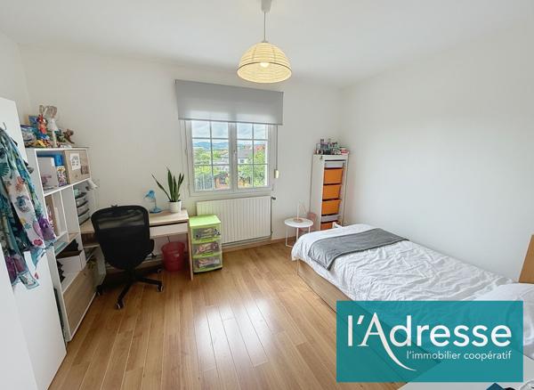 Immeuble Montigny Les Metz - rue de Frescaty 3 appartements - parking - terrain