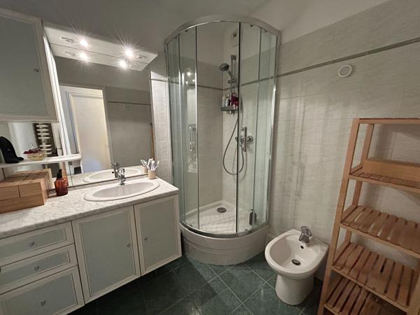 EXCLUSIVITÉ - APPARTEMENT DE 4 PIECES EN DERNIER ETAGE AVEC BOX