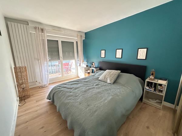EXCLUSIVITÉ - APPARTEMENT DE 4 PIECES EN DERNIER ETAGE AVEC BOX