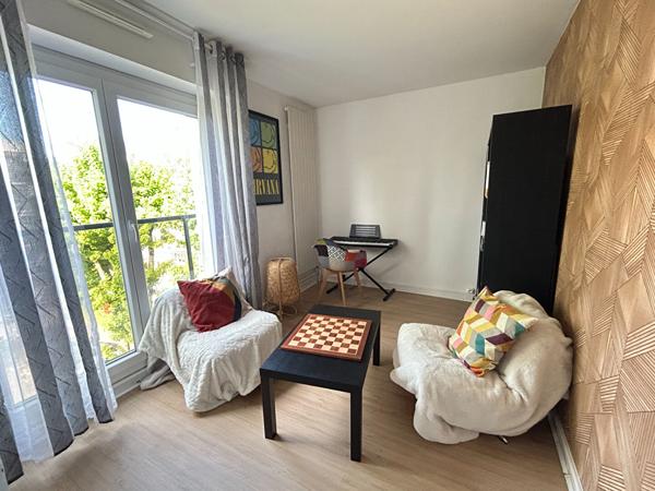 EXCLUSIVITÉ - APPARTEMENT DE 4 PIECES EN DERNIER ETAGE AVEC BOX