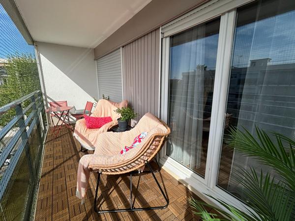 EXCLUSIVITÉ - APPARTEMENT DE 4 PIECES EN DERNIER ETAGE AVEC BOX