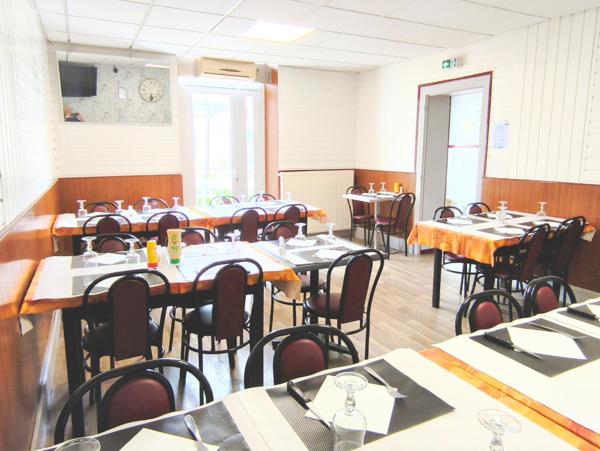Cession fonds de commerce d'un vaste restaurant, bar, terrasse, appartement de fonction, licence IV