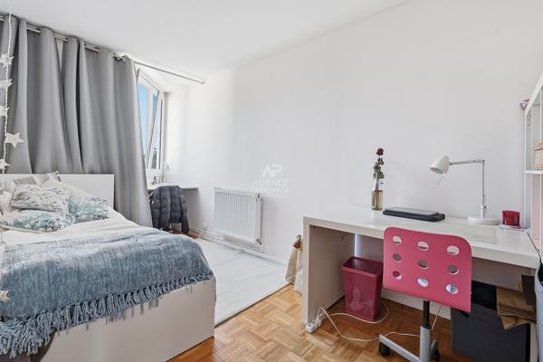 Appartement Saint Germain En Laye 5 pièce(s) 91.79 m2 385 000 € **  - Référence  18513