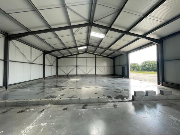 LOCAL / DEPOT 240m² Z.A. DE CROIX FORT à SAINT-CHRISTOPHE