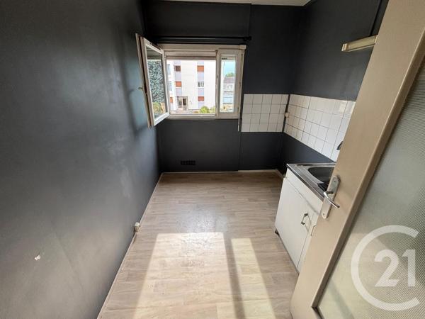 Appartement T3 à vendre  3 pièces - 58,74 m 2   CHATELLERAULT  - 86