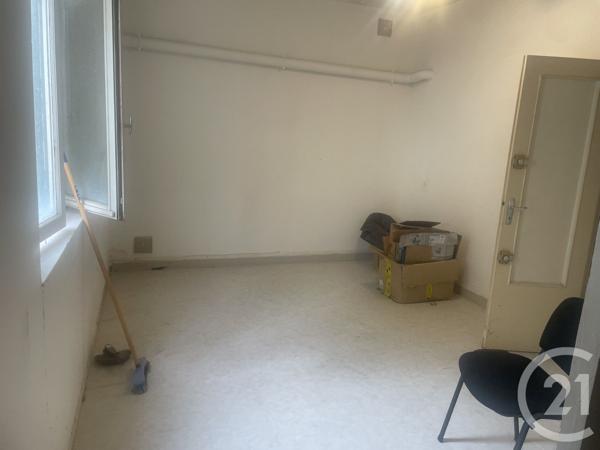Appartement T3 à vendre  3 pièces - 58,74 m 2   CHATELLERAULT  - 86