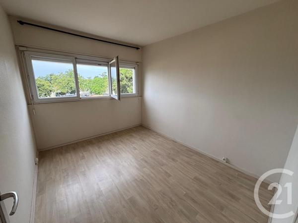 Appartement T3 à vendre  3 pièces - 58,74 m 2   CHATELLERAULT  - 86