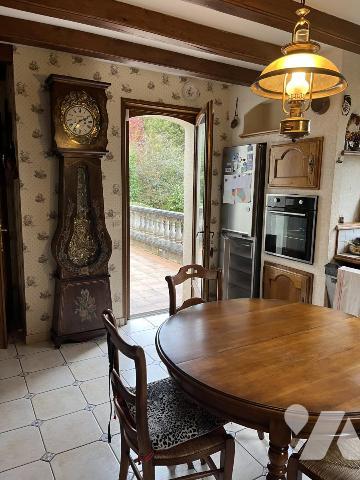 ORVAULT, secteur Garenne, Maison de 1996 sur sous-sol, 195 m² habitable sur 1387 m² de terrain. 