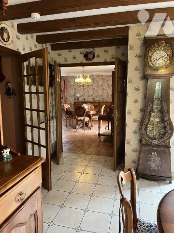 ORVAULT, secteur Garenne, Maison de 1996 sur sous-sol, 195 m² habitable sur 1387 m² de terrain. 