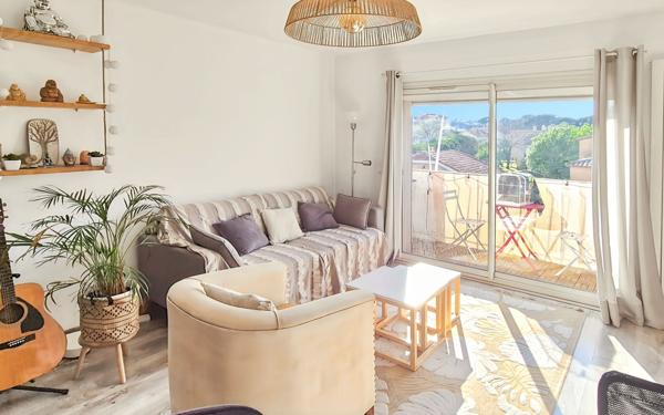 Appartement à vendre    3 pièces • 56,04 m2 Le Pradet