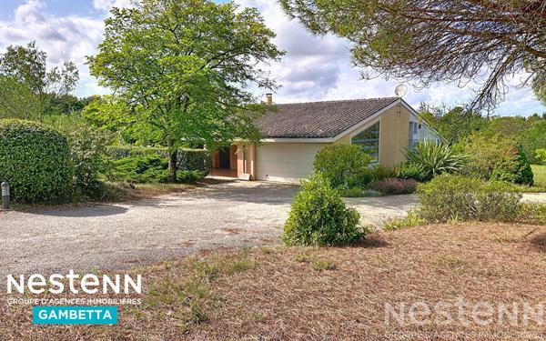 rareté sur le marché : Maison familiale d'architecte à vendre au fau Montauban 82 avec piscine, garage, grand terrain au calme