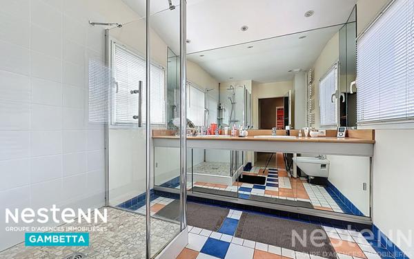 rareté sur le marché : Maison familiale d'architecte à vendre au fau Montauban 82 avec piscine, garage, grand terrain au calme