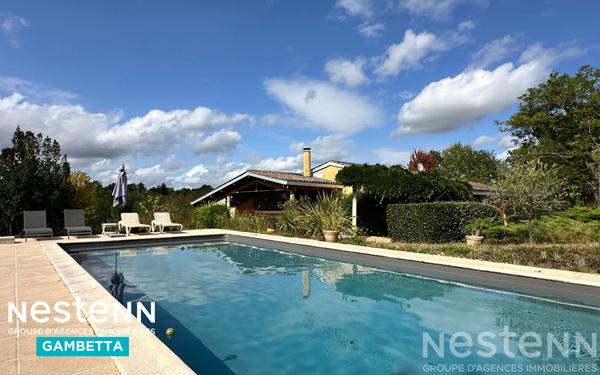 rareté sur le marché : Maison familiale d'architecte à vendre au fau Montauban 82 avec piscine, garage, grand terrain au calme