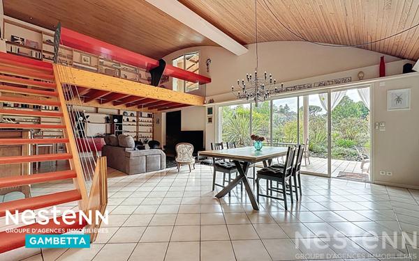 rareté sur le marché : Maison familiale d'architecte à vendre au fau Montauban 82 avec piscine, garage, grand terrain au calme